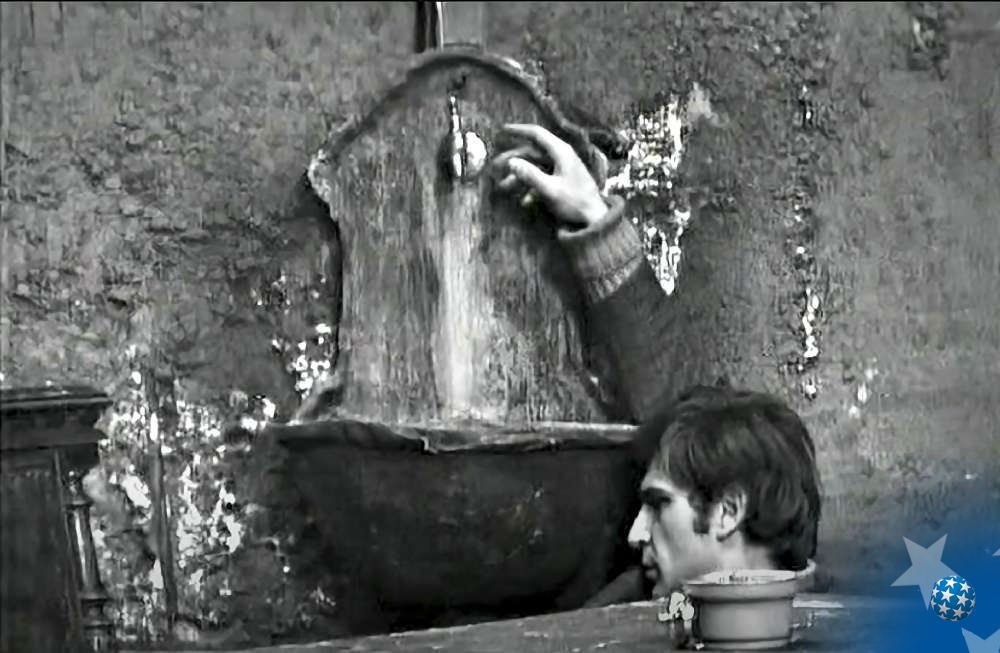 Poslednji prizor u predstavi „Prljave ruke", Miša Janketić